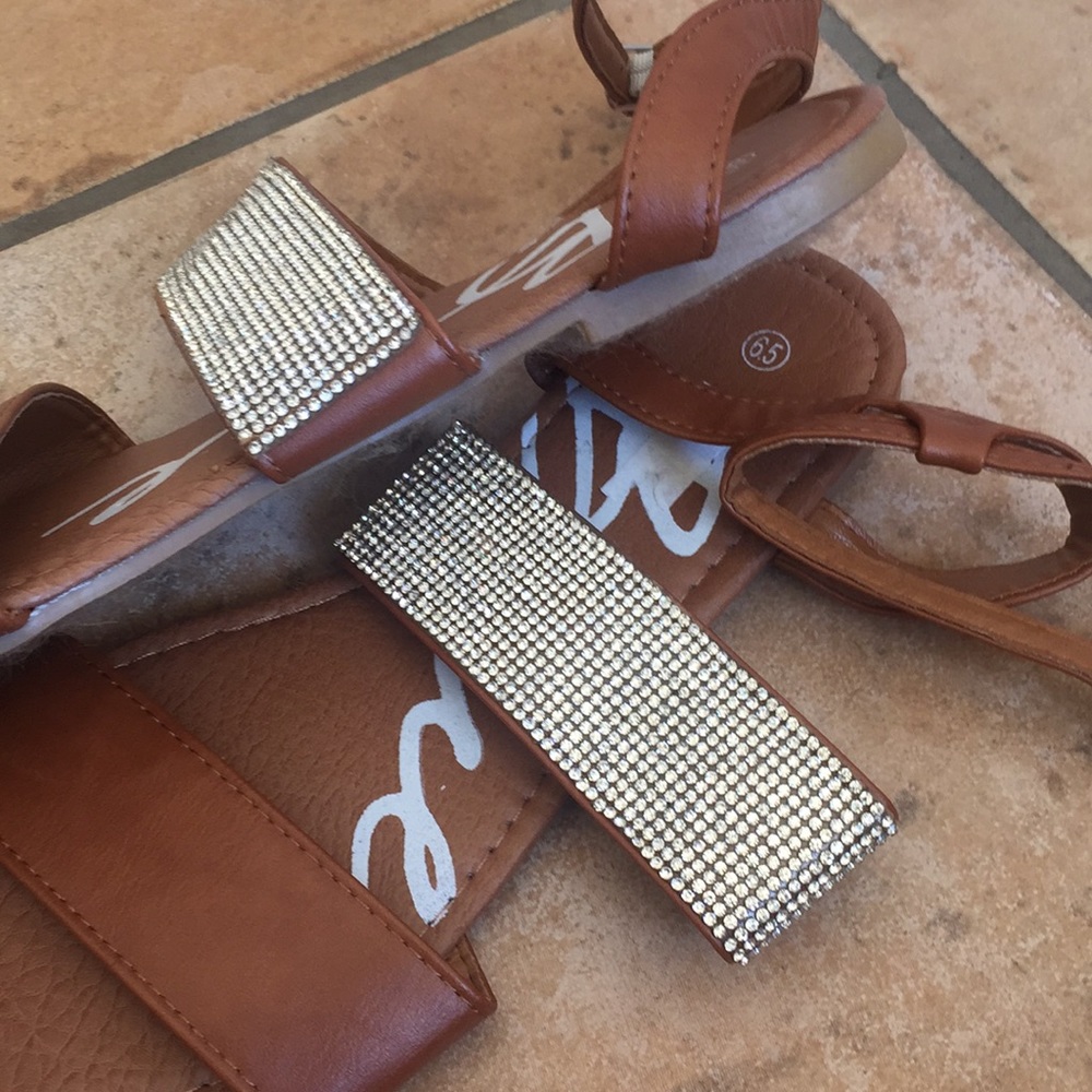 Sandals with bling 6.5 nwt - Picture 2 of 2